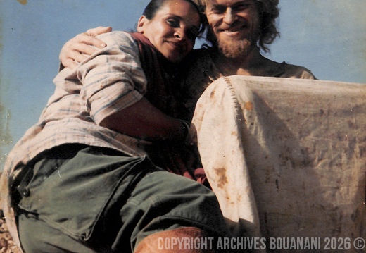 Naima Saoudi avec Willem Dafoe pendant le tournage La Derniere Tentation du Christ