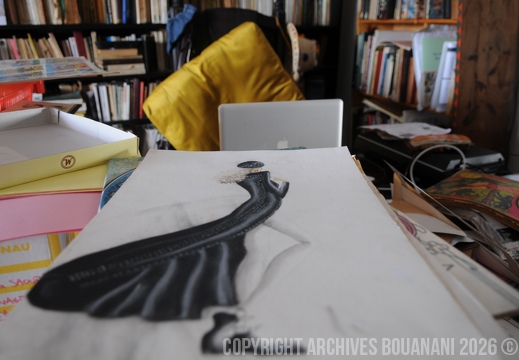 dessin Batoul manteau noir. sur Batoul
